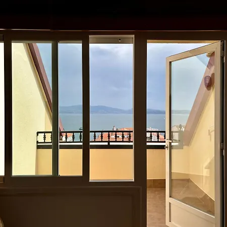Apartment En Sanxenxo. Atico Con Vistas Al Mar. *